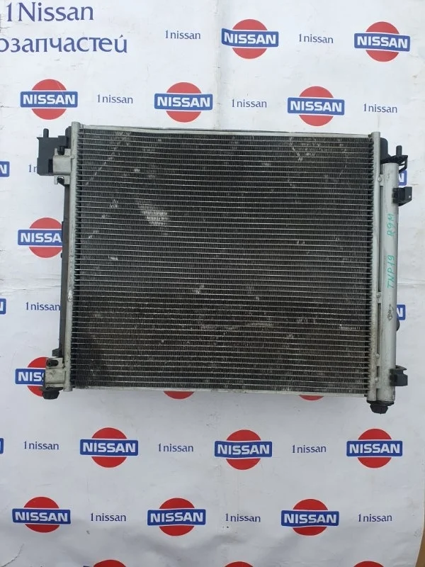 Радиатор охлаждения двигателя Nissan Qashqai 2014 214104EB0A J11 R9M, передний