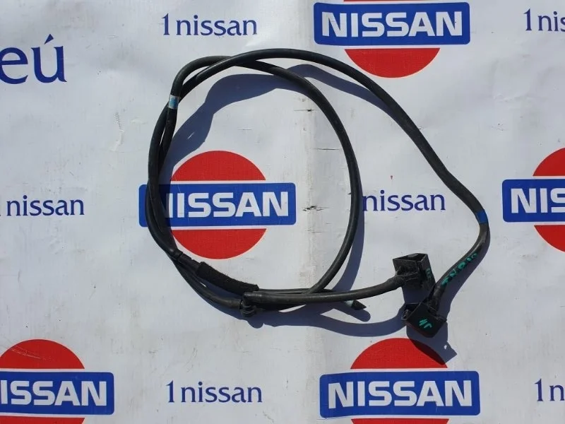 Форсунка стеклоомывателя Nissan Qashqai 2014 28932JD000 J11 R9M, передняя