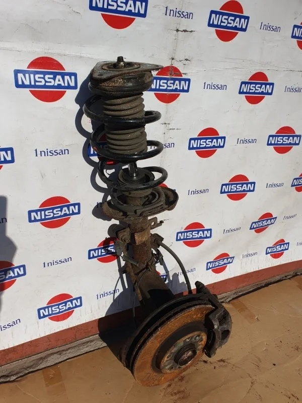 Стойка подвески Nissan Qashqai 2014 54302BM91A J11 R9M, передняя правая
