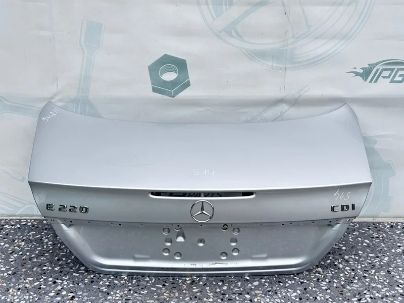 Крышка багажника Mercedes-benz 2004 W211