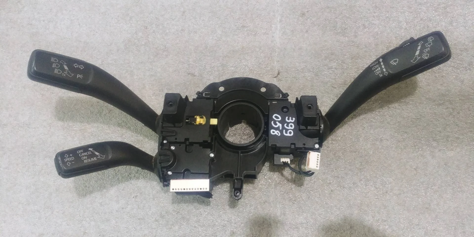 Переключатели подрулевые Volkswagen Touareg 2 7P6 2011