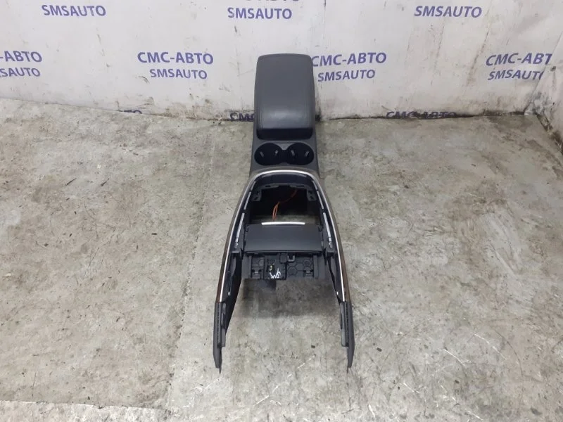 Подлокотник Audi Q5 2014 8R0864207F 8R 2.0T CNC