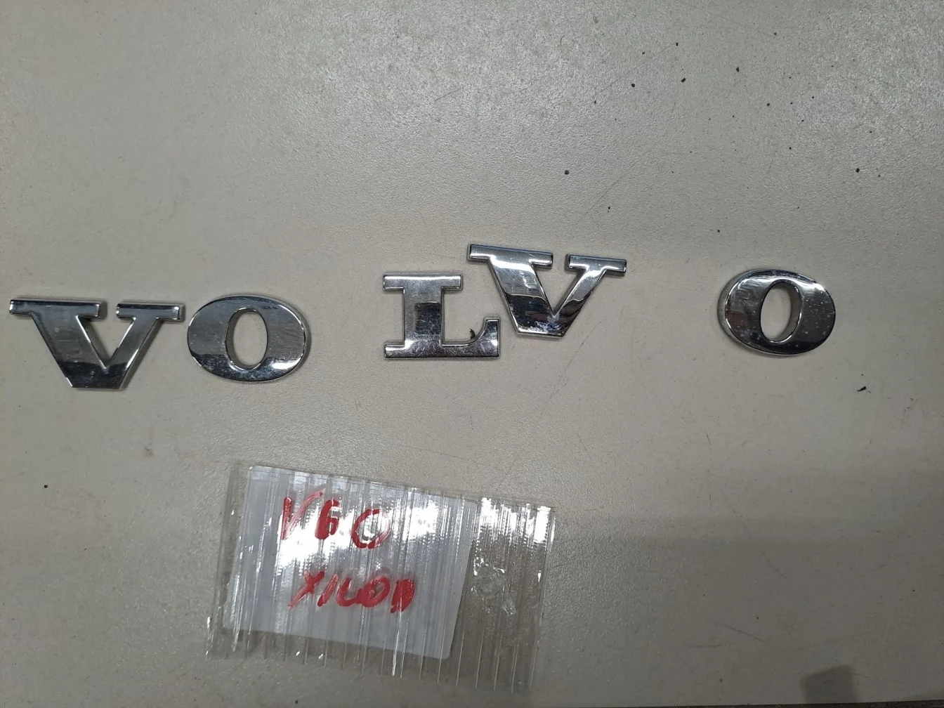 Эмблема для Volvo V60 (V60 Cross Country) 2010-2018