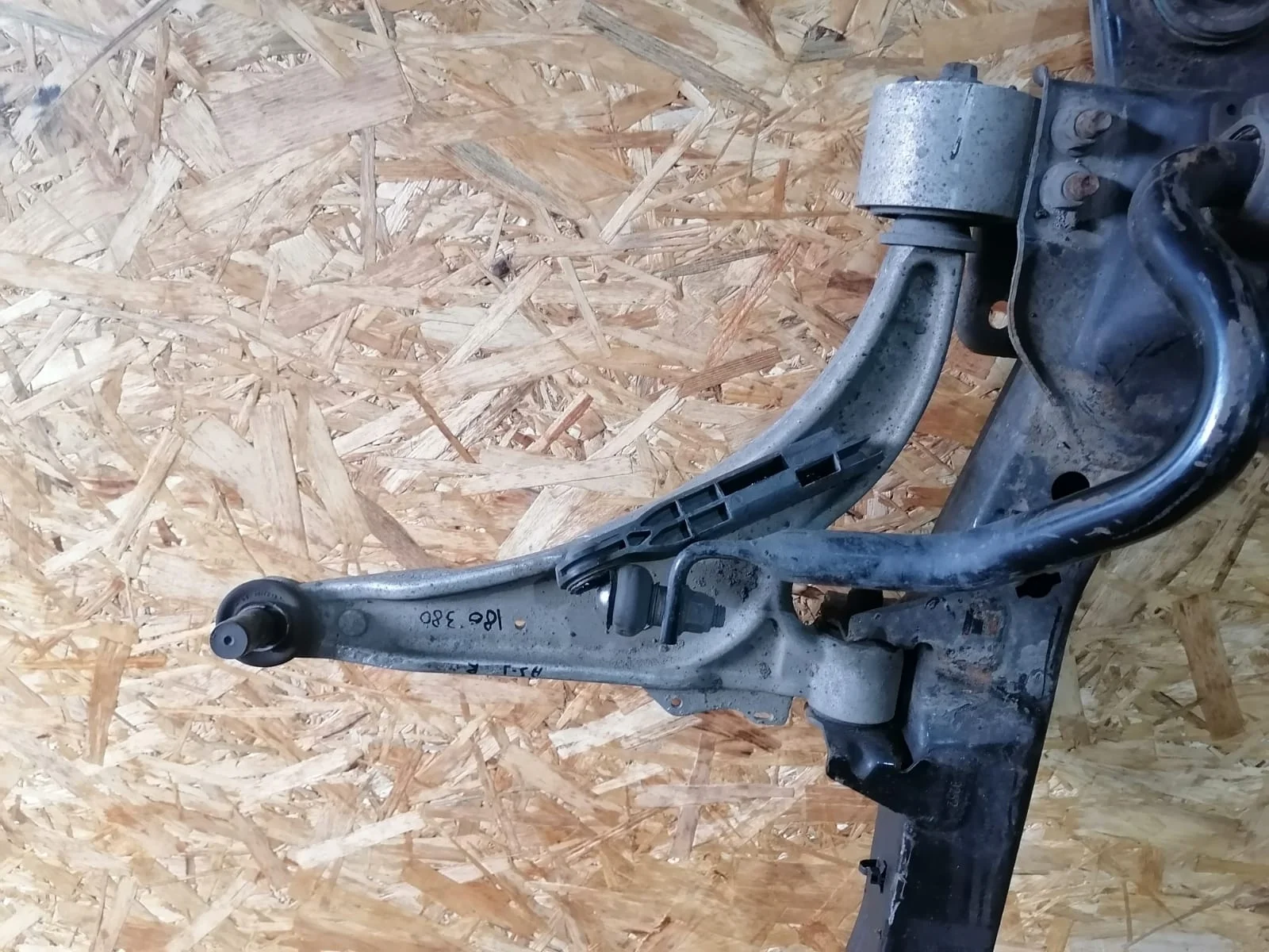 Рычаг передней подвески OPEL ASTRA J 2010- правый б/у ASTRA J(2009-2017)