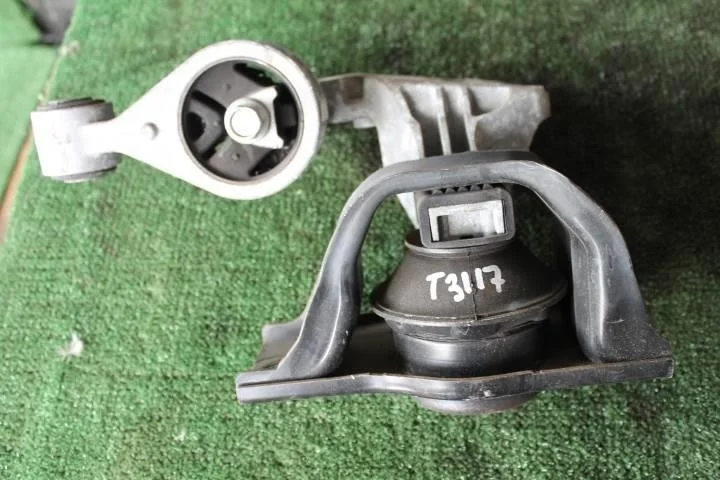 Б.у. опора двигателя NISSAN X-TRAIL T31 NISSAN X-TRAIL T31