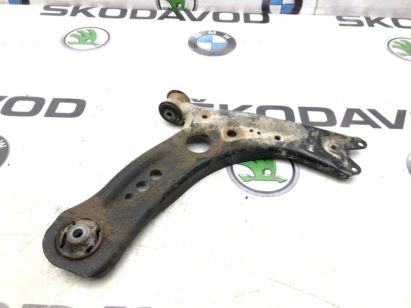 Рычаг подвески Skoda Octavia 2015 5Q0407152L A7 (5E) 1.2 CJZA, передний правый