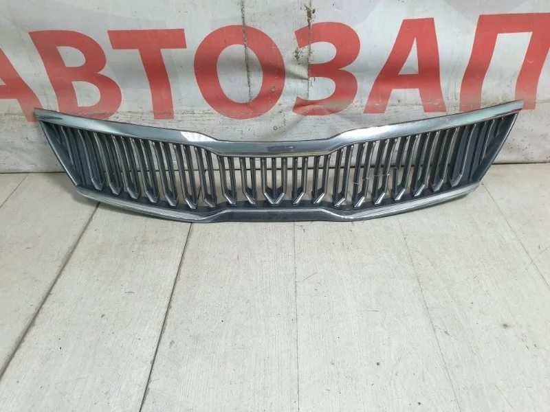 Решетка радиатора передняя Kia Optima 4 JF