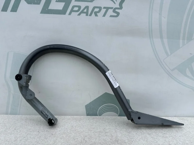 Петля крышки багажника правая Mercedes-benz 2011 W204