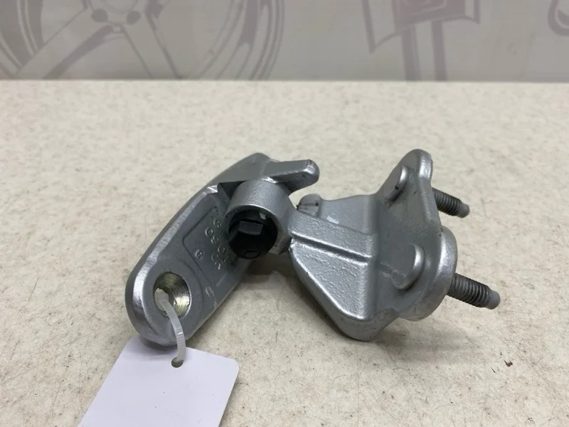 Петля задней правой двери верхняя Mercedes-benz 2009 W204