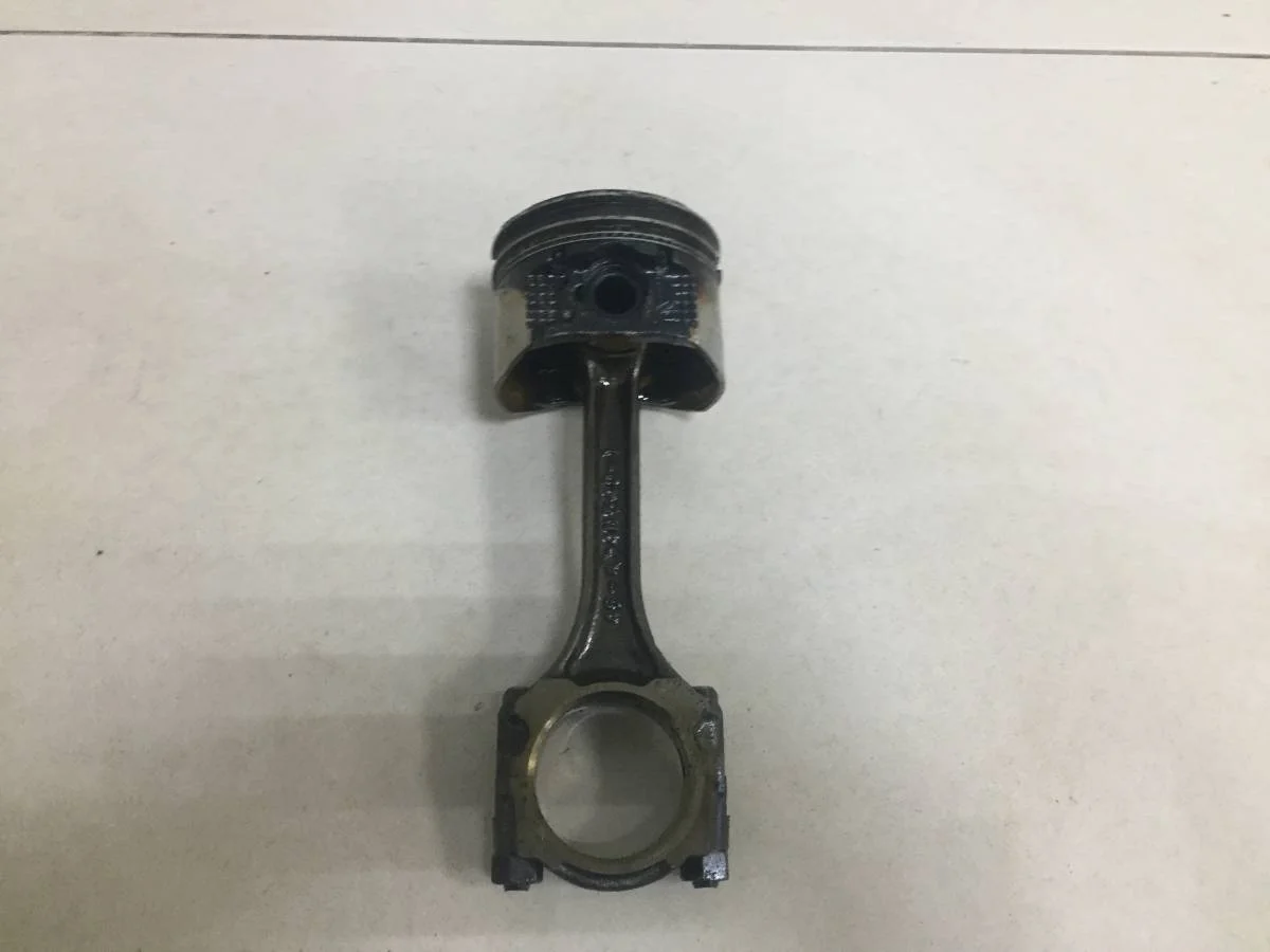 Поршень с шатуном Nissan Almera N16 2000-2006