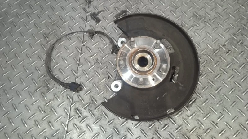 Кулак поворотный Opel Astra 13583478 J, передний левый
