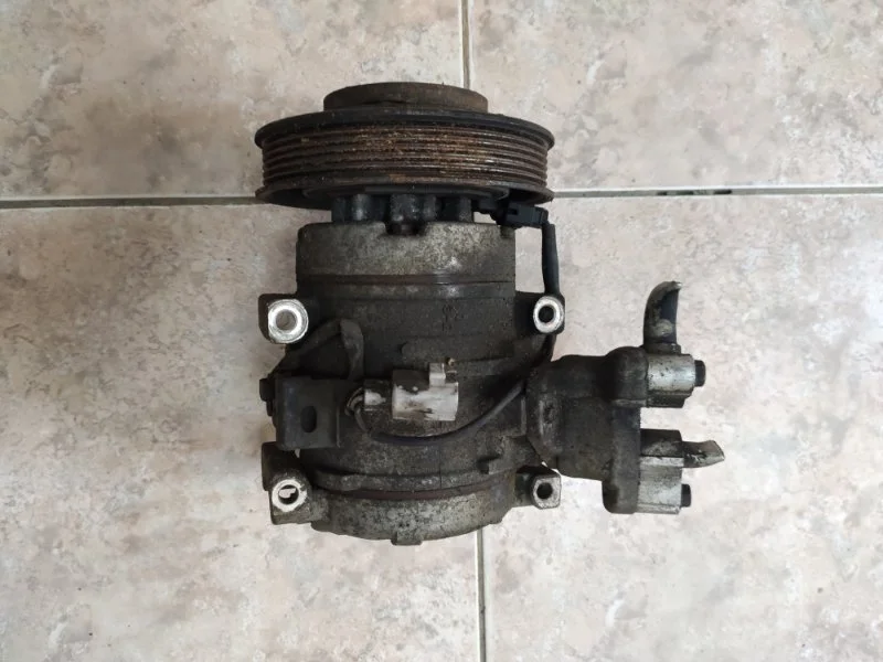Компрессор кондиционера Toyota Avensis 3ZZFE 2003