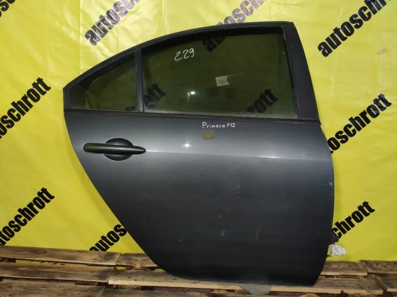 Дверь боковая задняя правая Nissan Primera P12