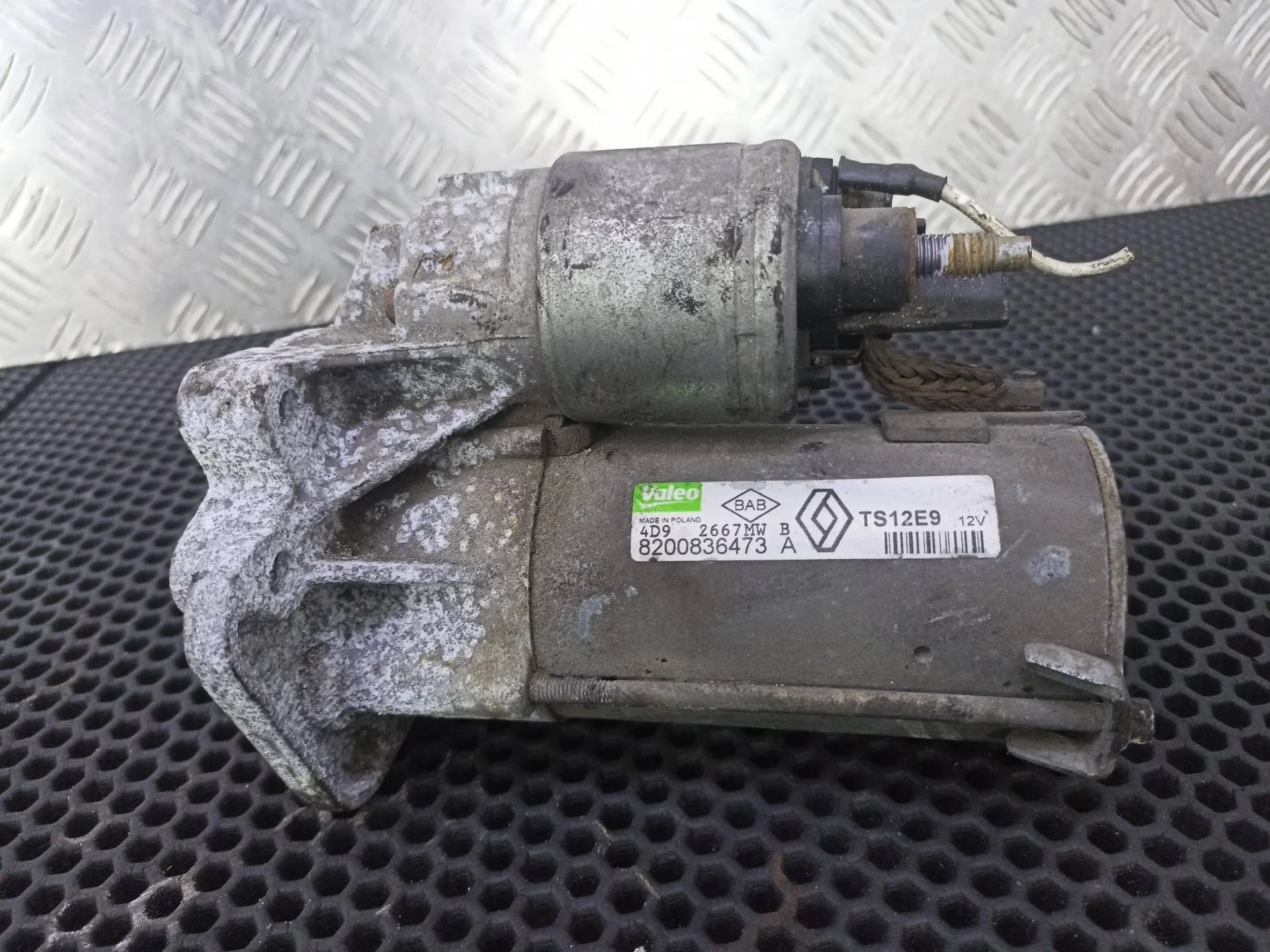 Стартер Renault Megane 3 2012 233003329R