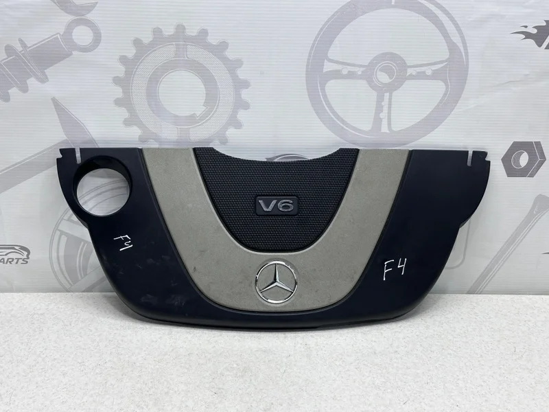 Декоративная крышка двигателя Mercedes-benz 2009 W204