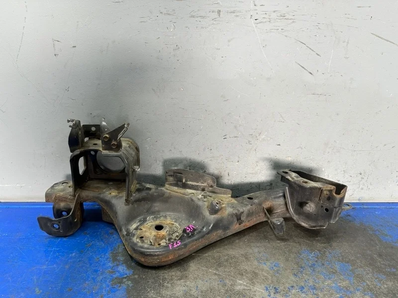 Рычаг продольный Nissan Juke F15