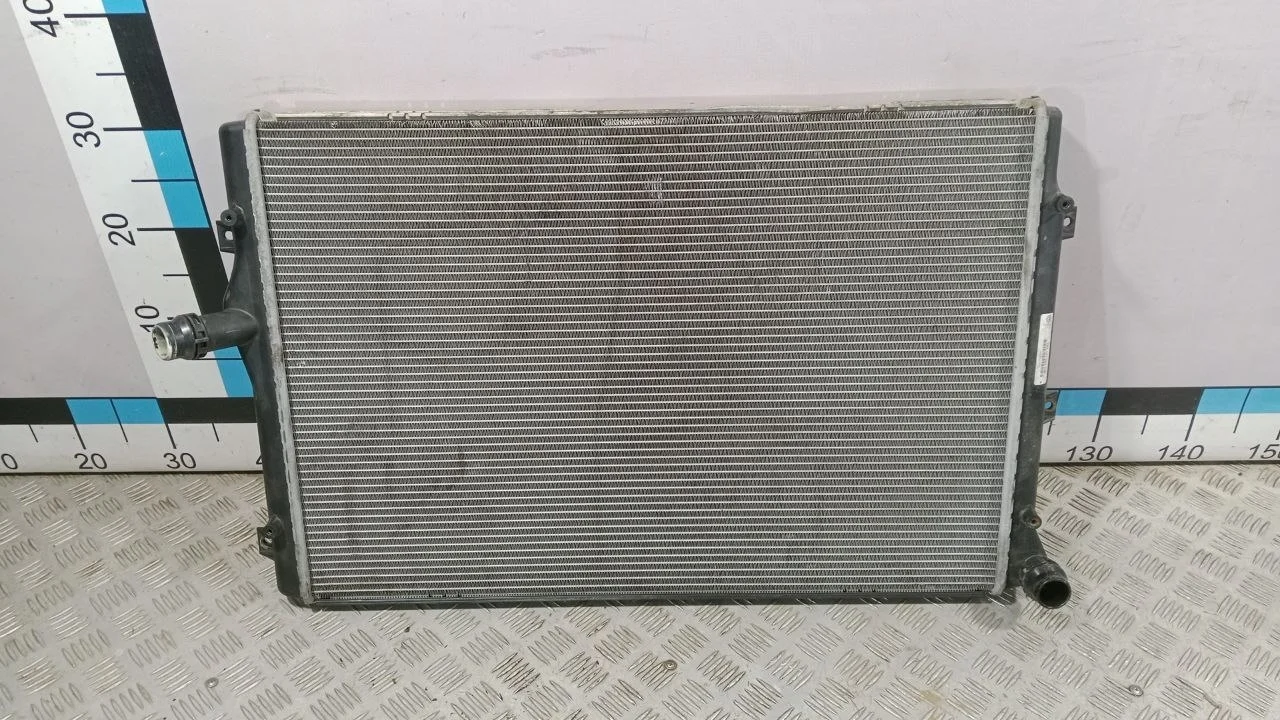[Б/У] Радиатор основной 650х439х32 VAG