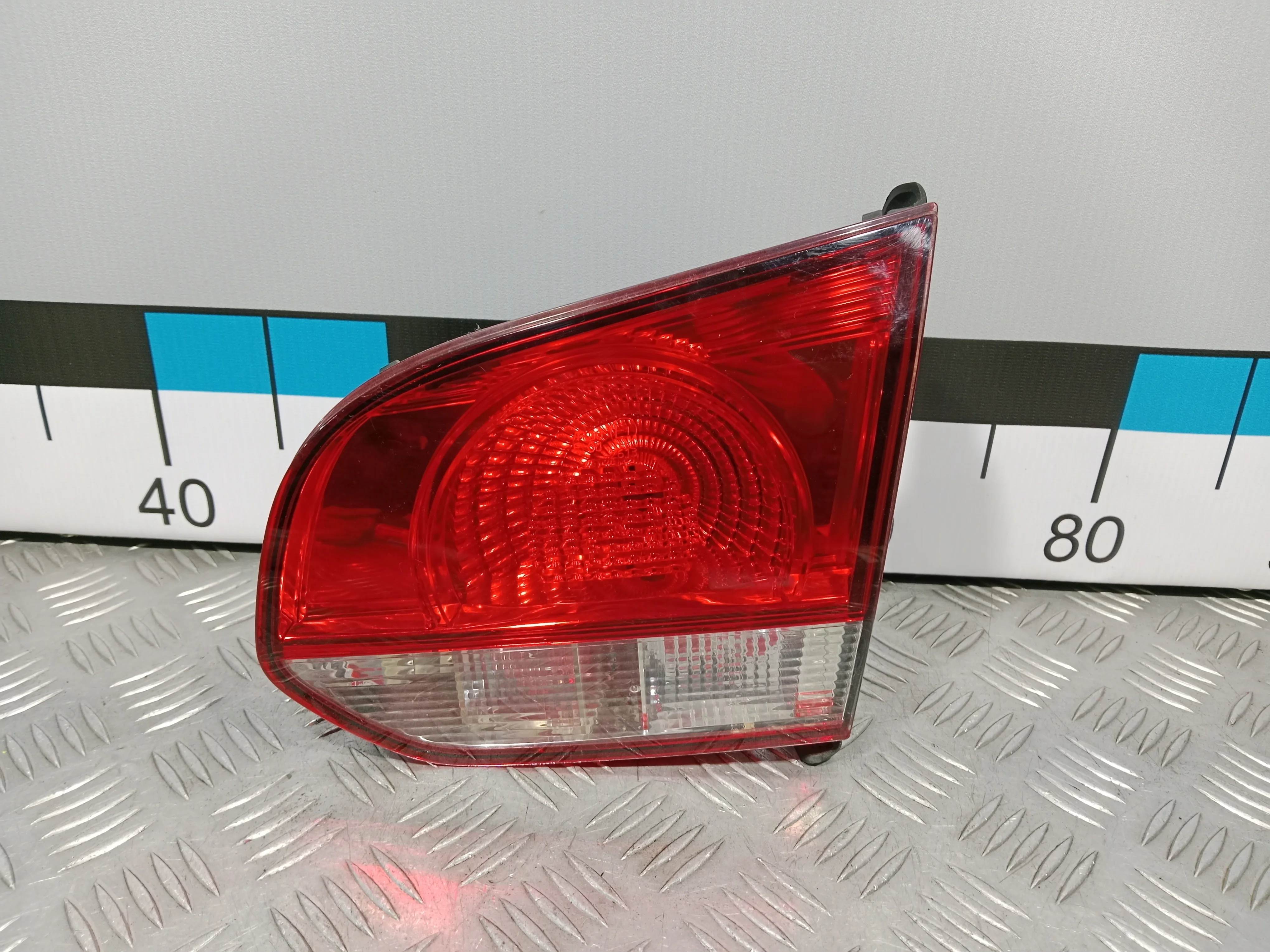 [Б/У] Фонарь задний внутренний правый VW Golf VI - Без держателя ламп