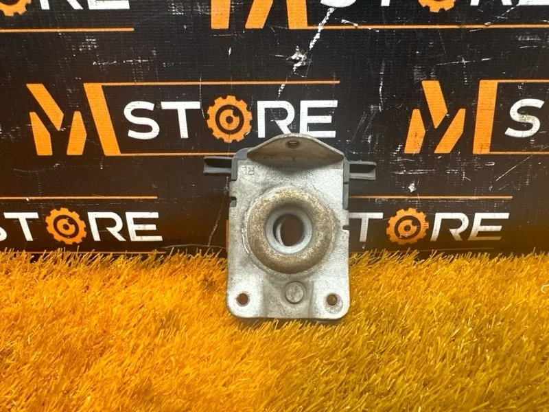 Замок капота Land Rover Range 2002 L322