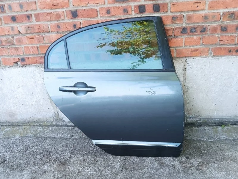 Дверь задняя правая Honda Civic 4D FD