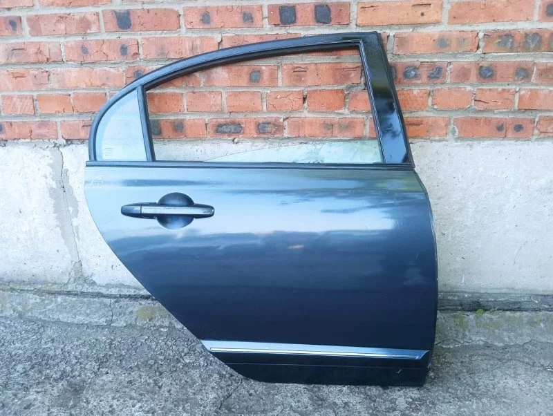 Дверь задняя правая Honda Civic 4D FD