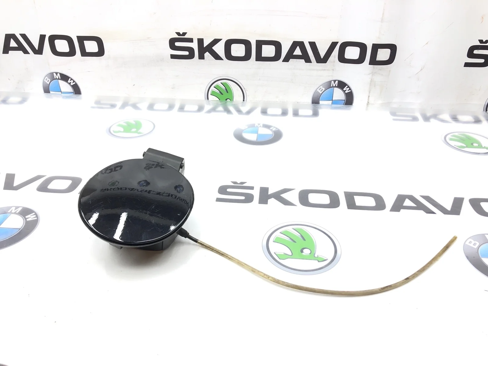 Лючок бензобака Skoda Yeti 2012 5L6809857GRU 5L