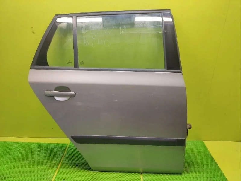 Дверь боковая задняя правая Skoda Fabia 2 2009