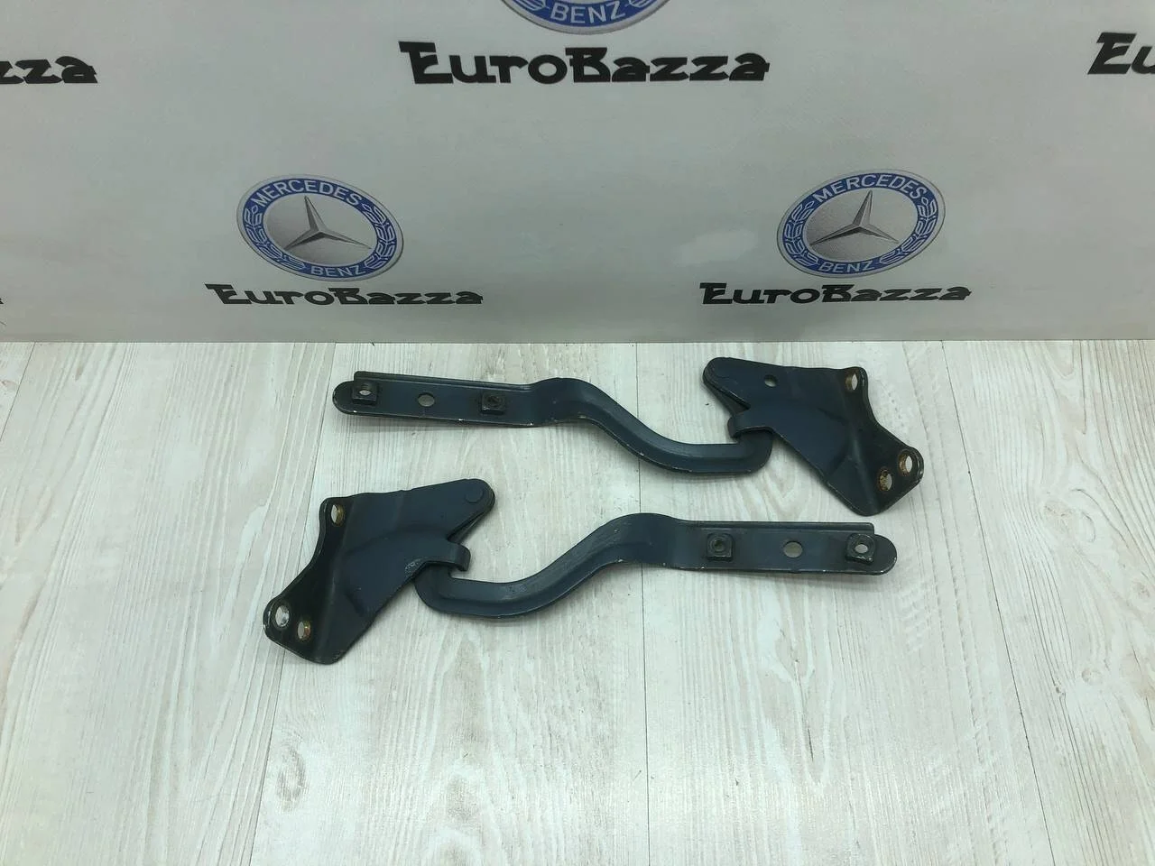 Петля капота Mercedes W639