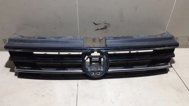 Решетка радиатора Volkswagen Tiguan 2
