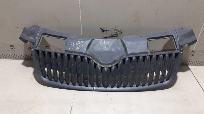 Решетка радиатора Skoda Fabia 2
