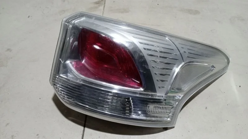 Фонарь задний правый Mitsubishi Outlander 3 GF