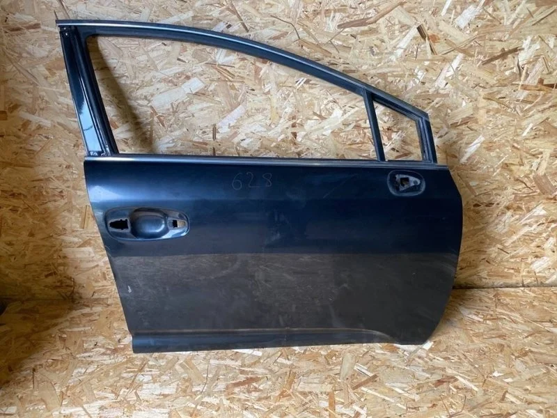 Дверь передняя правая Toyota Avensis 3 2009