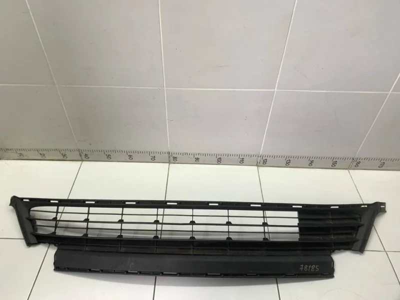 Решетка в бампер Toyota Rav4 CA40