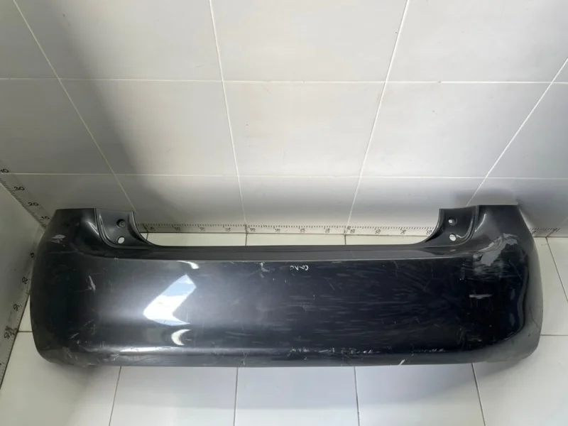 Бампер задний Toyota Auris E150