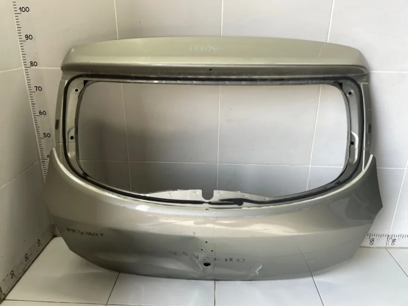 Дверь багажника Renault Sandero 2