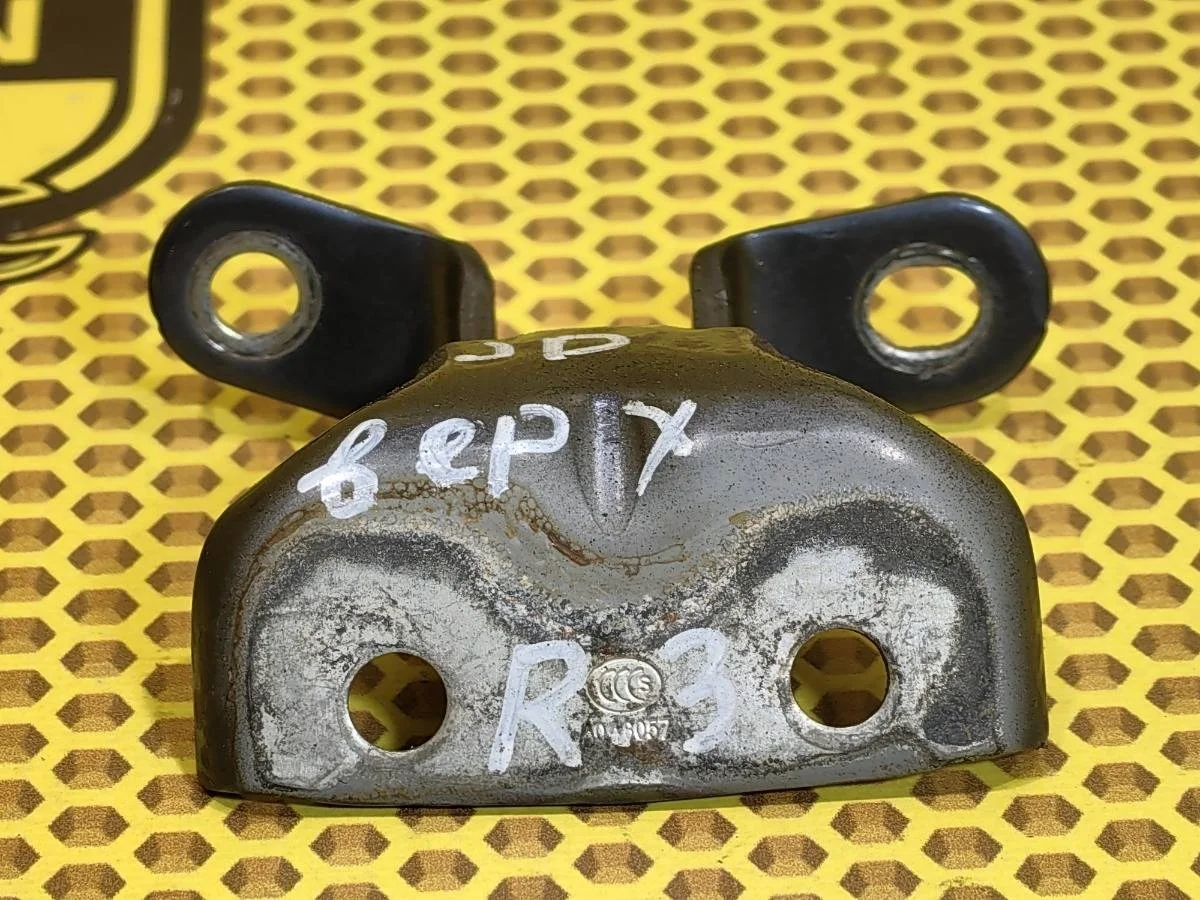 Петля двери Kia Ceed 2014 JD