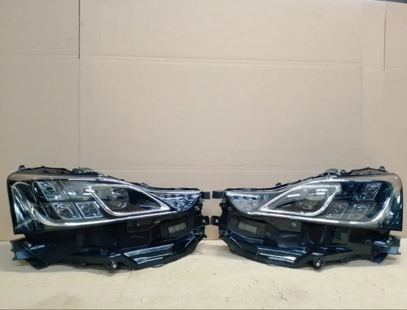 Фары светодиодные передние Lexus Is300 2020