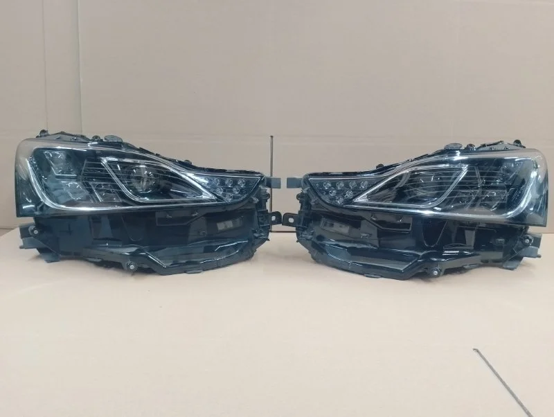 Фары диодные в сборе передние Lexus Is300H