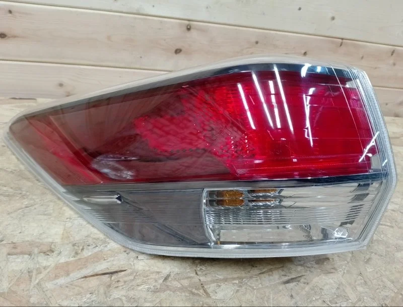 Фонарь задний задний левый Toyota Highlander XU50