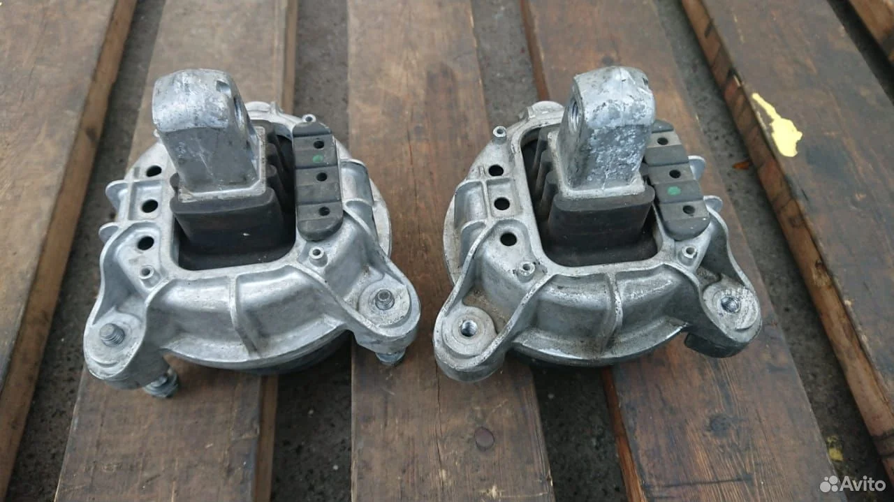 22117935148 подушка крепления двигателя бмв ф10