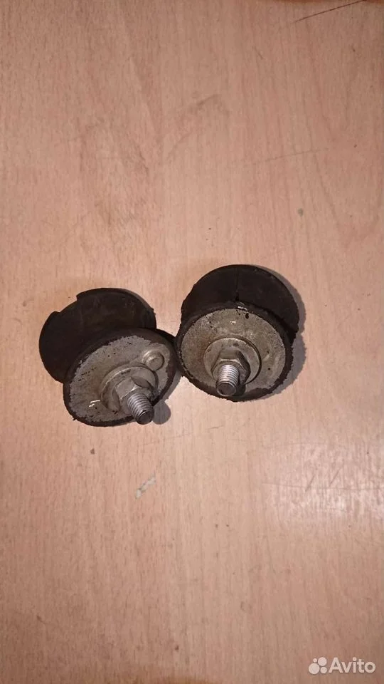 22316799330 бмв подушка акпп