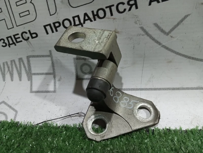 Петля двери передней передняя правая Volkswagen