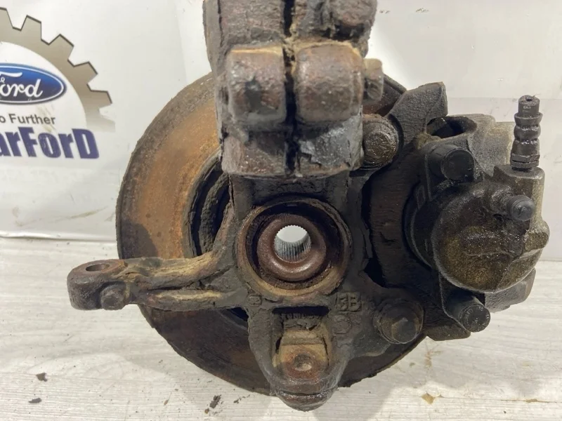 Кулак поворотный передний левый Ford S-Max (06-15)