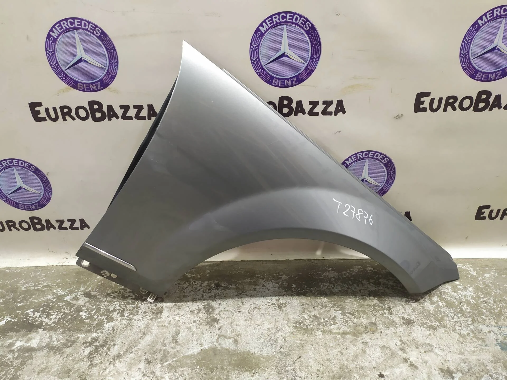 Крыло переднее правое Mercedes W204