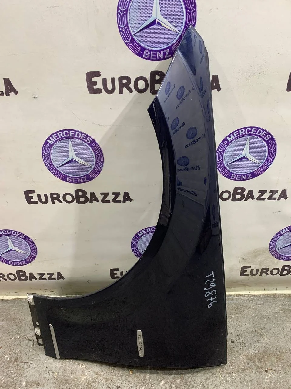 Крыло переднее левое Mercedes W204