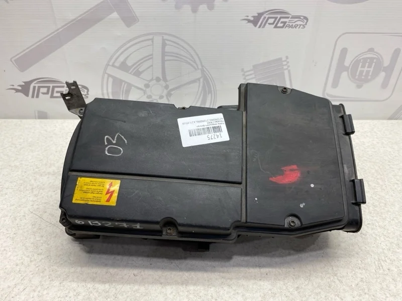 Корпус воздушного фильтра Mercedes W203