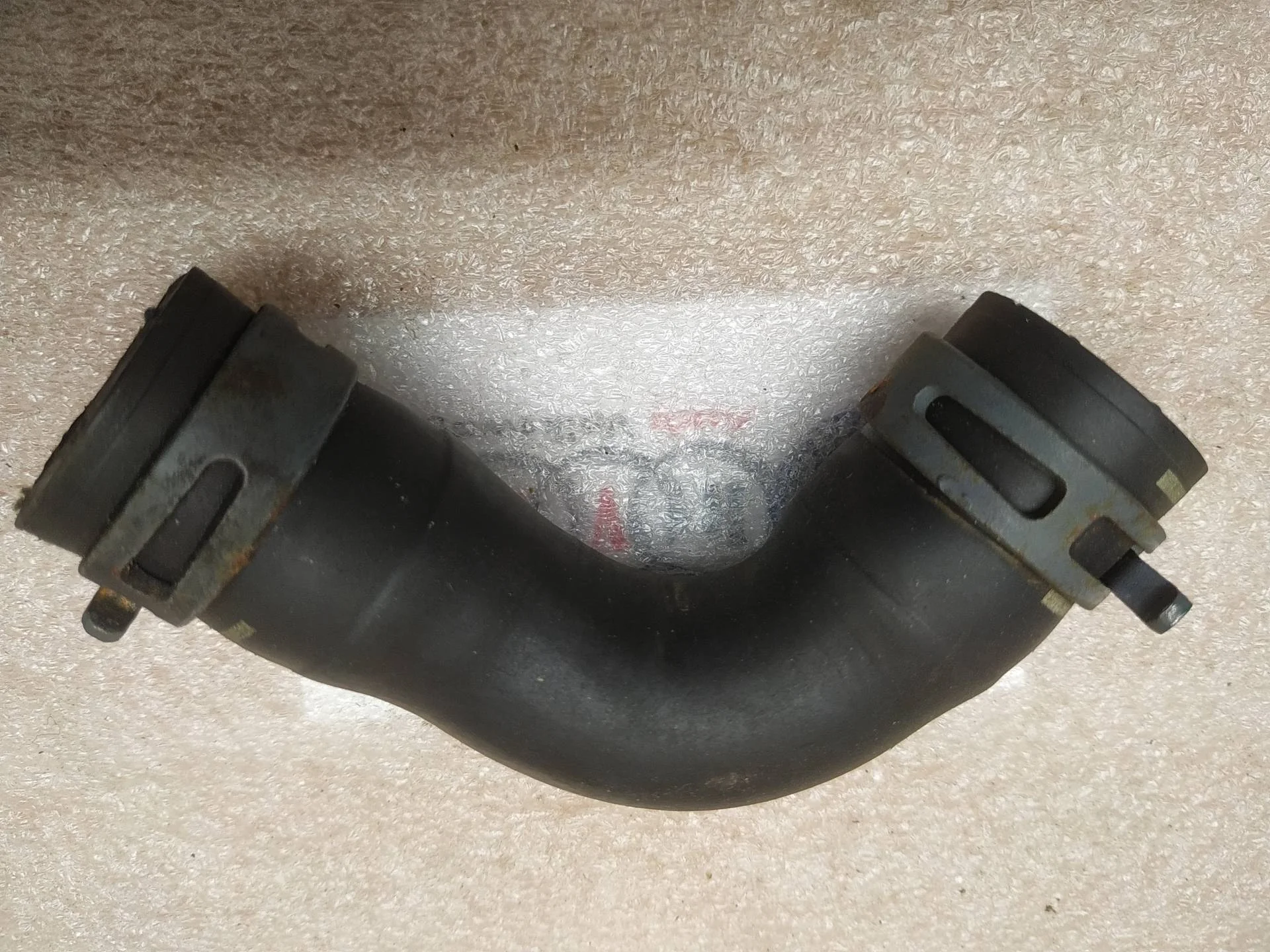 патрубок (трубопровод, шланг) Volkswagen Touareg 2 7P6 2011