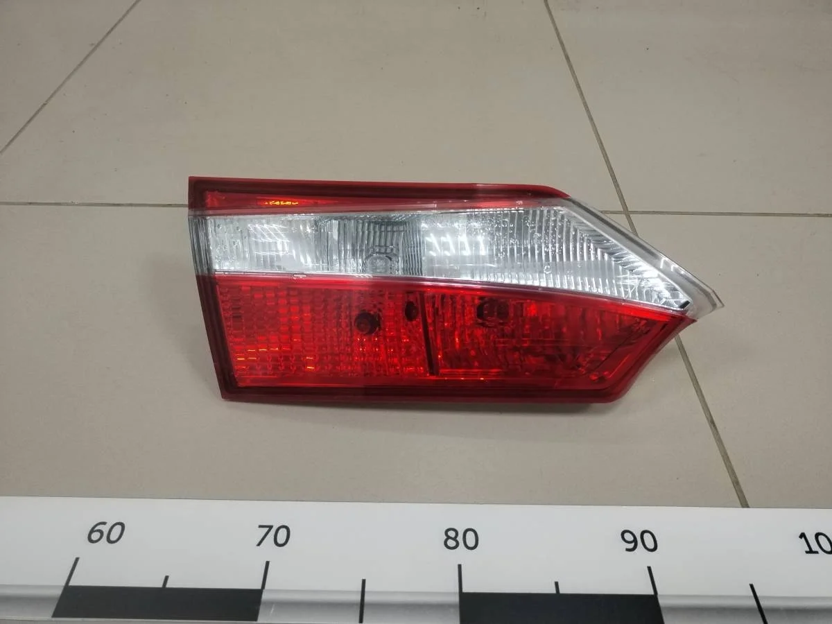 Фонарь задний внутренний левый Toyota Corolla E180 2013>