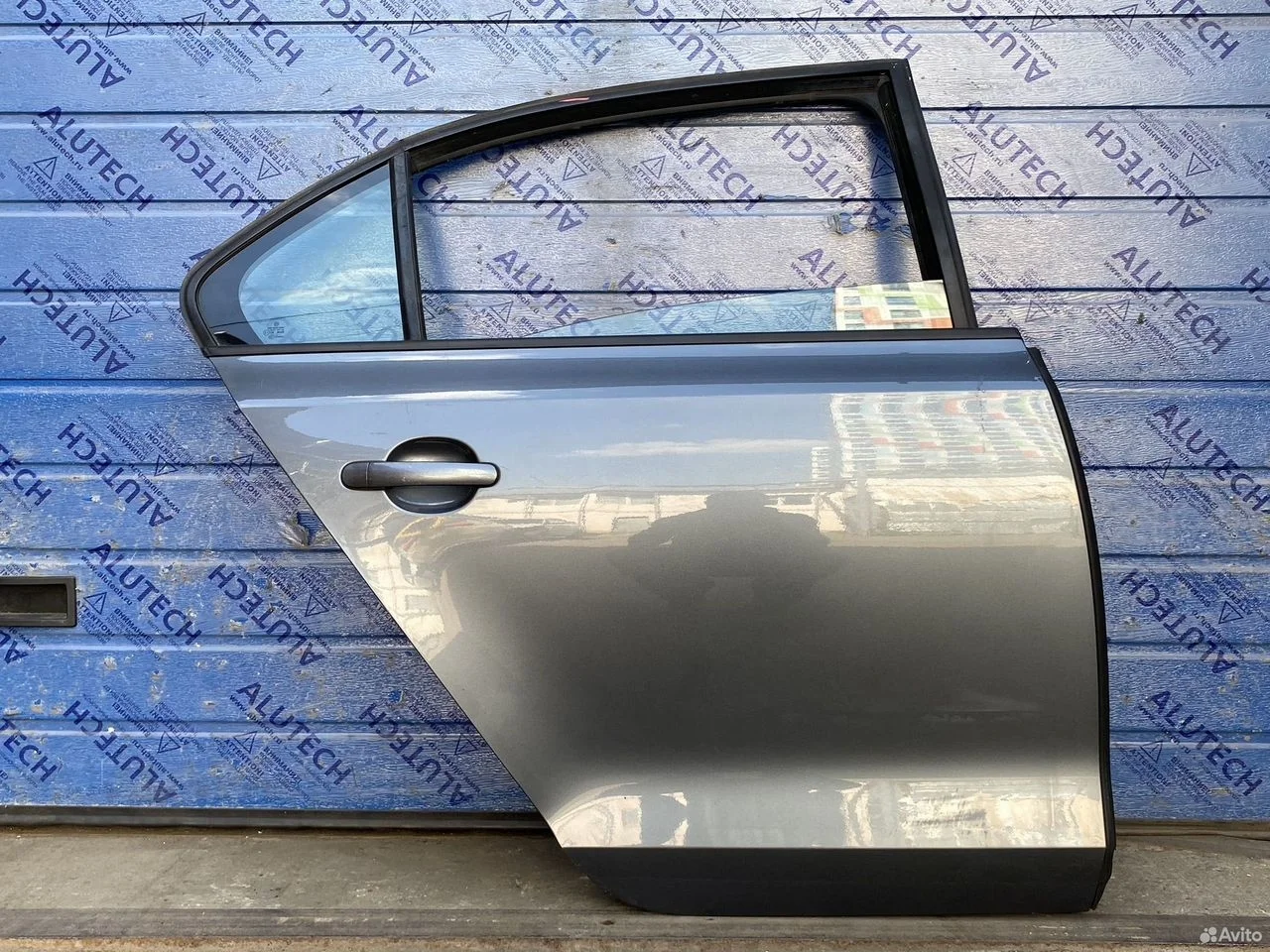 Дверь задняя правая volkswagen jetta 6