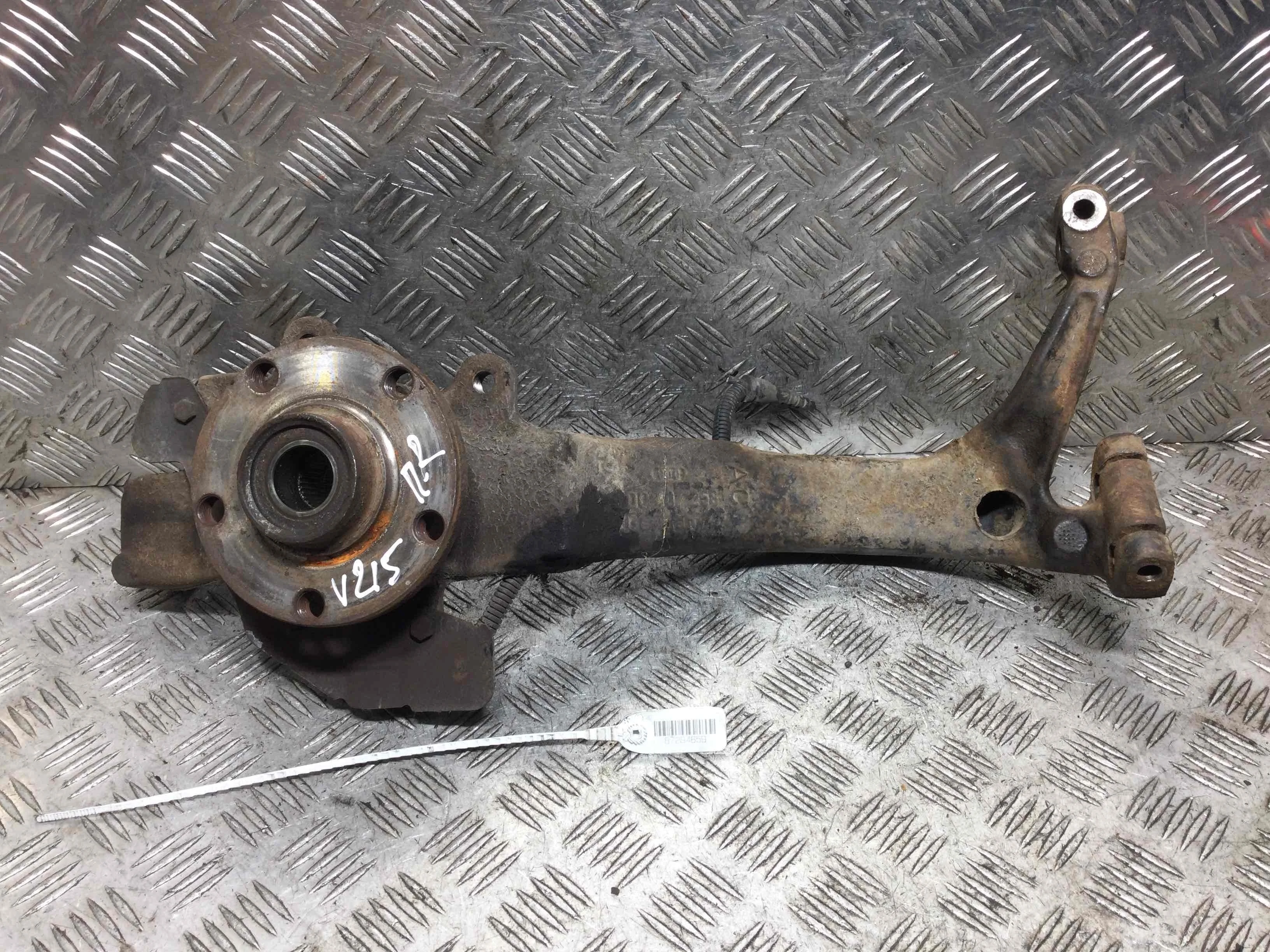 Ступица передняя правая Volkswagen Passat B5 (1996-2000) бензин 1.6 i Механика Универсал